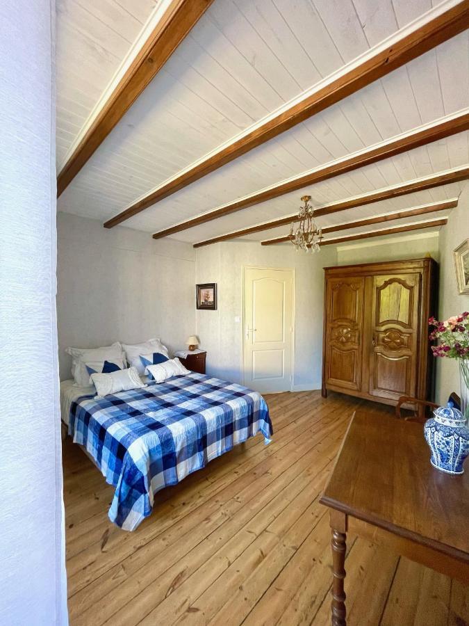 Chez Sarah - L'Escapade Bed and Breakfast Javerlhac-et-la-Chapelle-Saint-Robert Εξωτερικό φωτογραφία