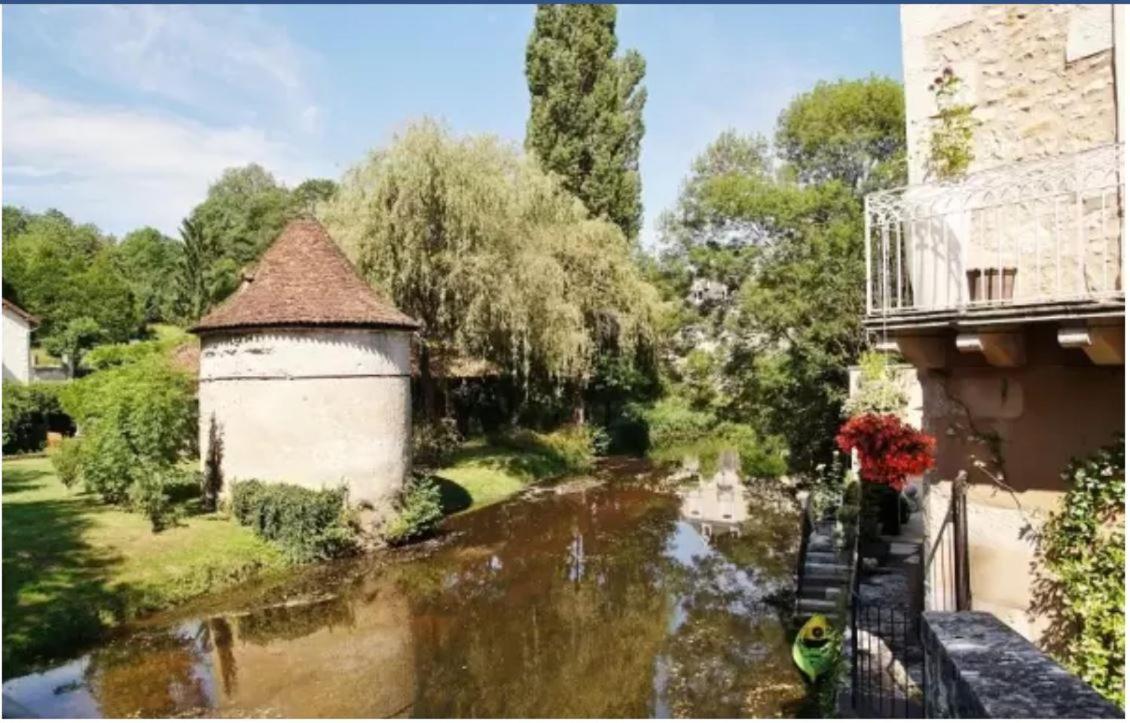Chez Sarah - L'Escapade Bed and Breakfast Javerlhac-et-la-Chapelle-Saint-Robert Εξωτερικό φωτογραφία